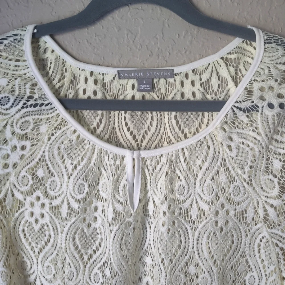 Valerie Stevens Lace Cream Off White Top Tunic size L